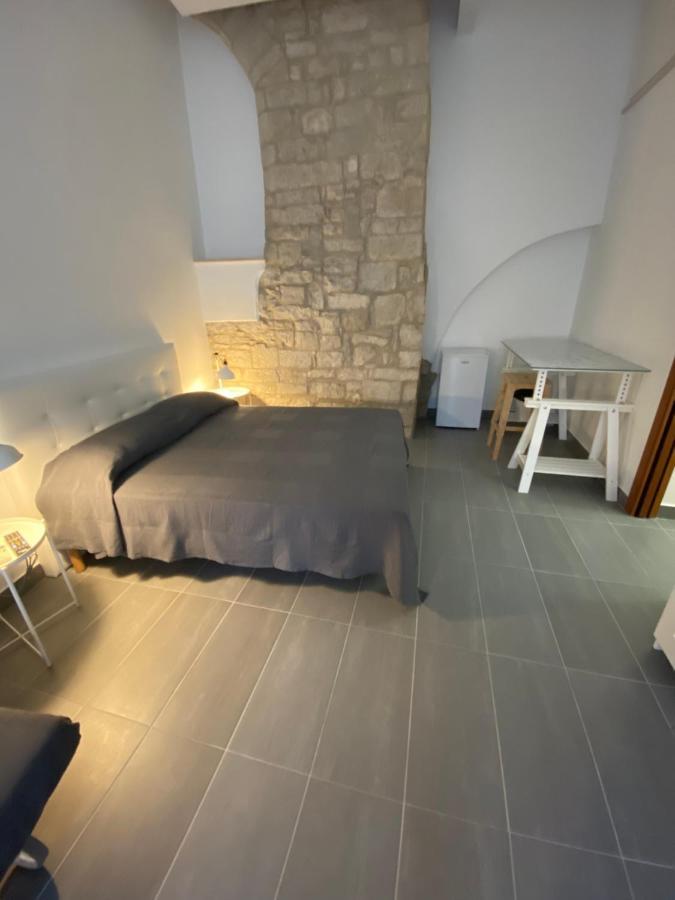 Arco Del Priore Bed & Breakfast Trani Bagian luar foto