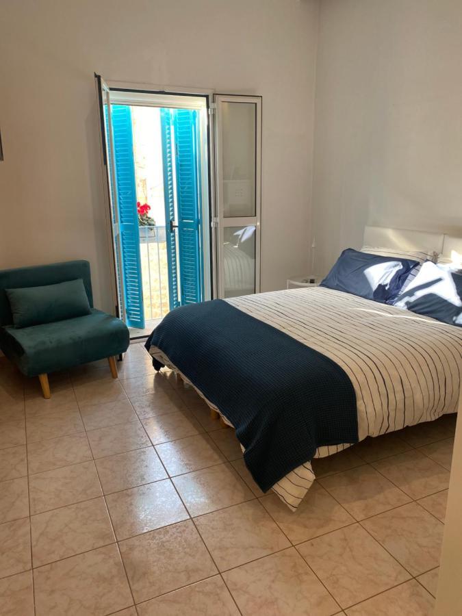 Arco Del Priore Bed & Breakfast Trani Bagian luar foto